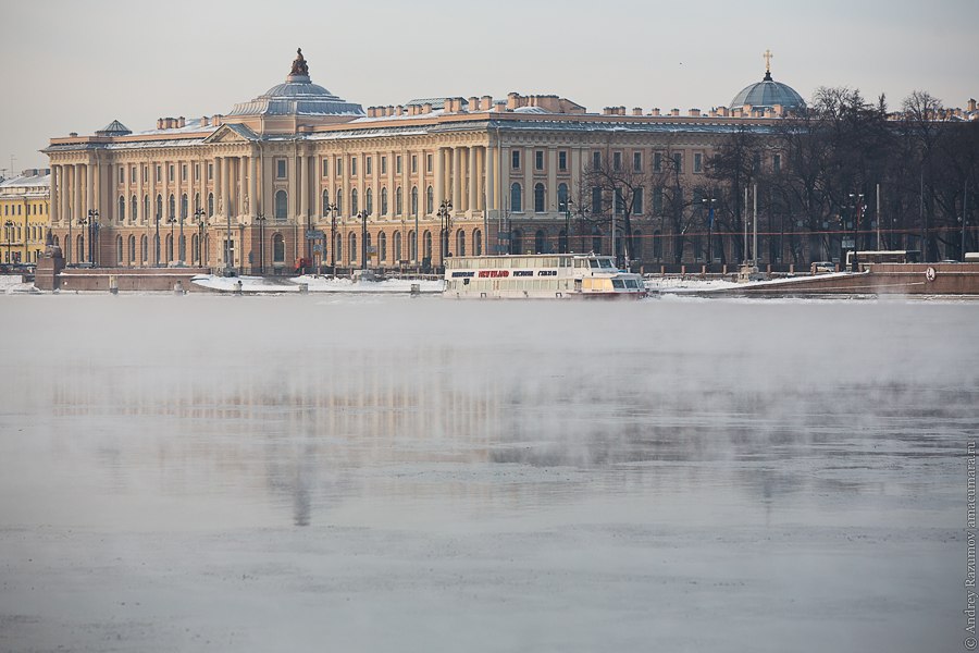Зимний Санкт-Петербург мороз Нева пар закат